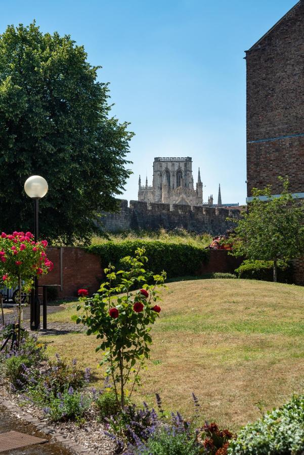 Stylish Apt With Minster Views I Pass The Keys ヨーク エクステリア 写真