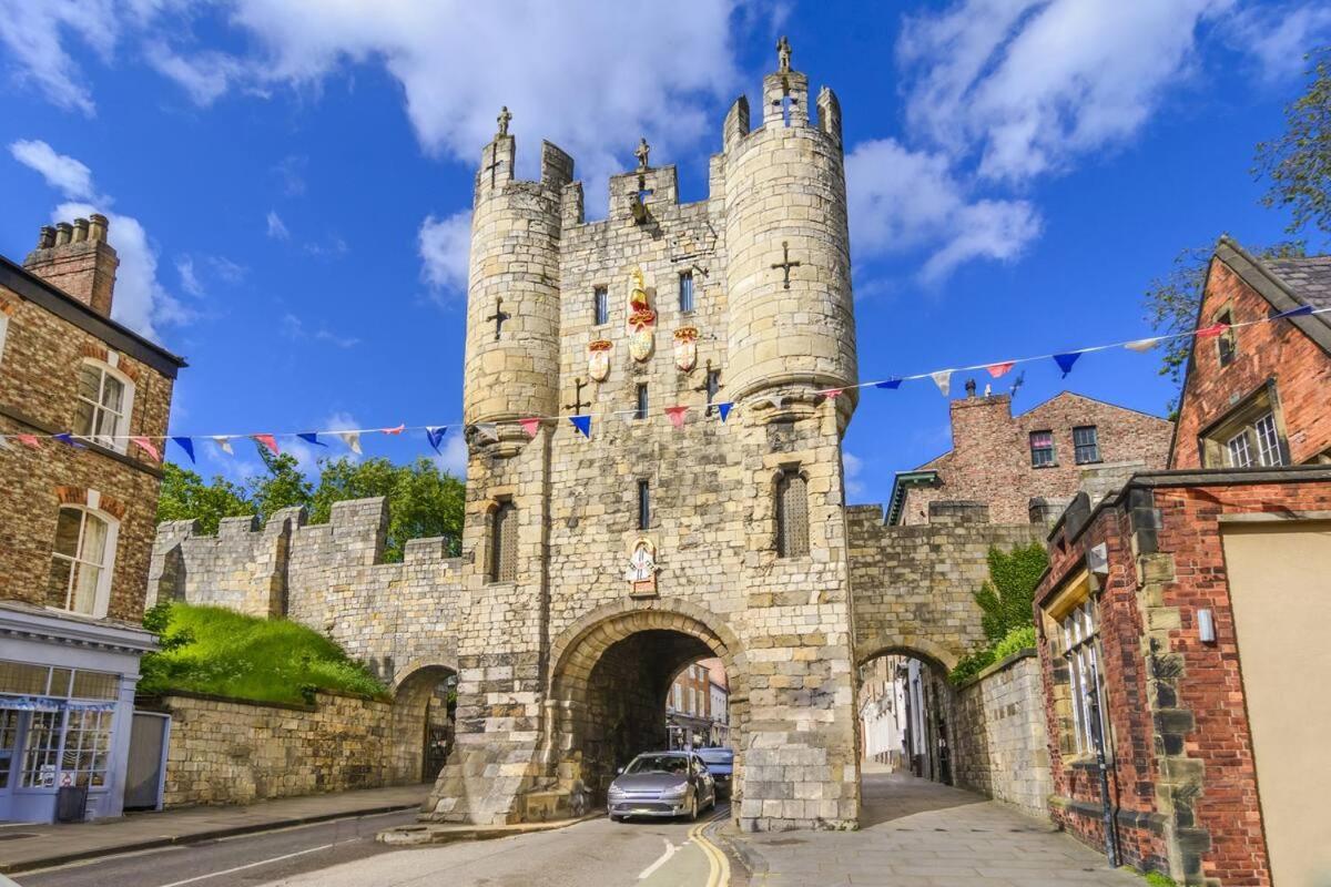 Stylish Apt With Minster Views I Pass The Keys ヨーク エクステリア 写真