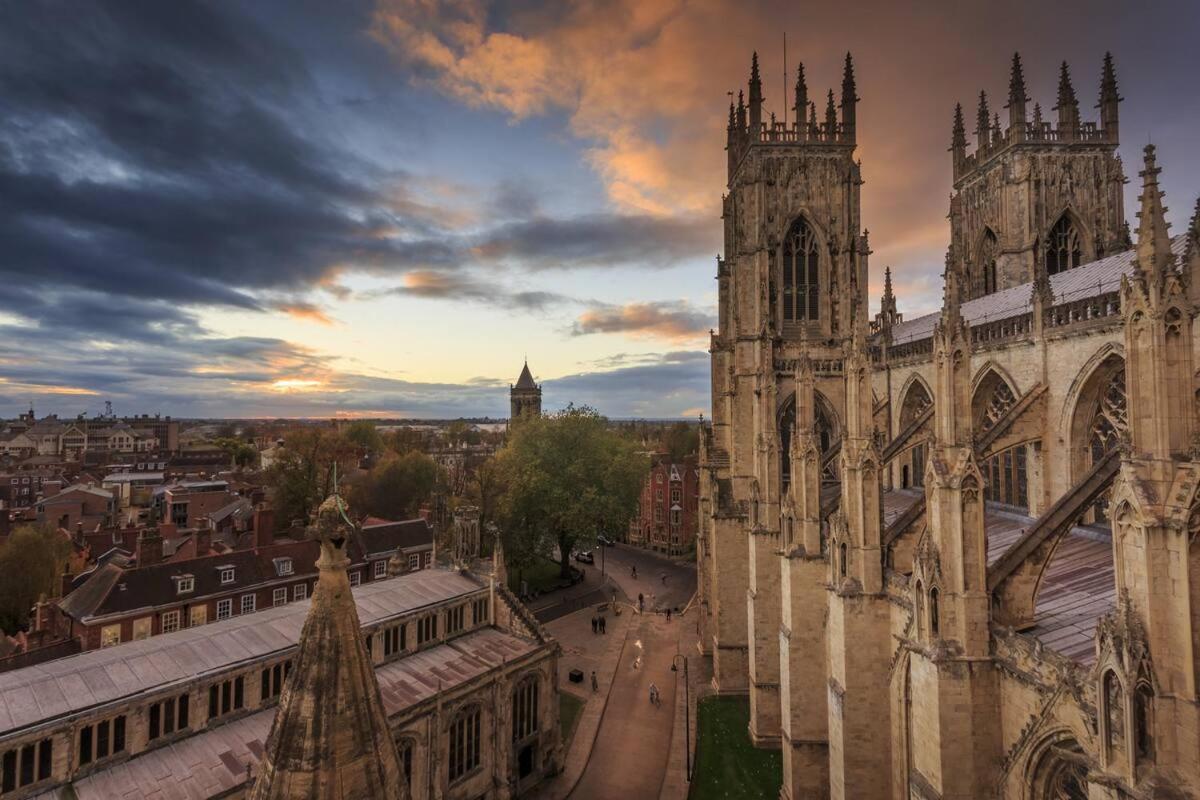 Stylish Apt With Minster Views I Pass The Keys ヨーク エクステリア 写真